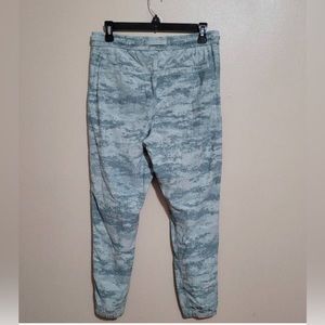 ATHLETA Farallon Jogger Fog Camo Coast Grey Sweatpants Size L